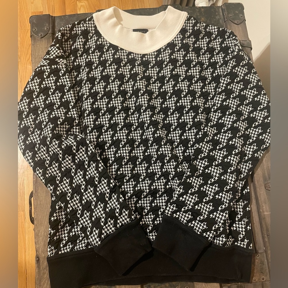 Theory textured funky sweatshirt